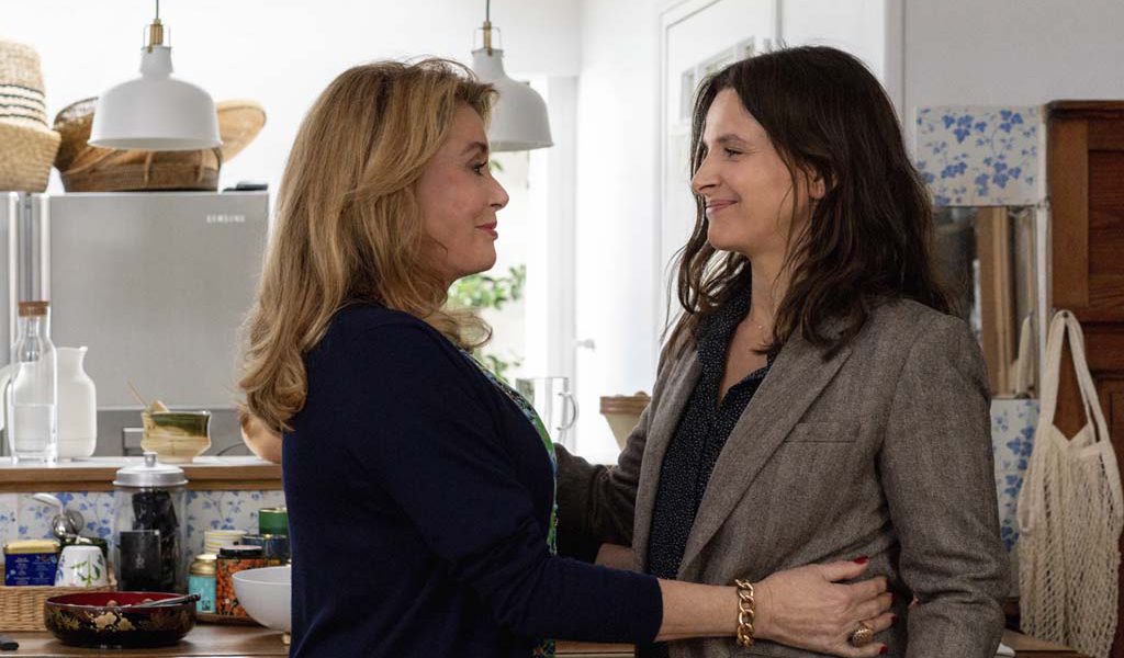 Juliette Binoche and Catherine Deneuve in The Truth