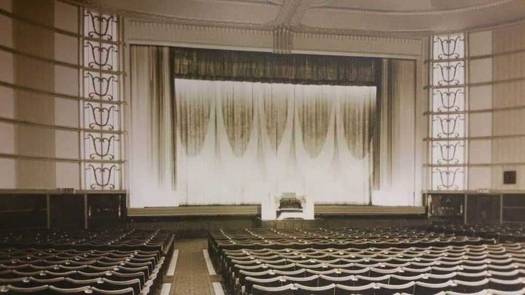 Old photo of the front of the Gaumount stage