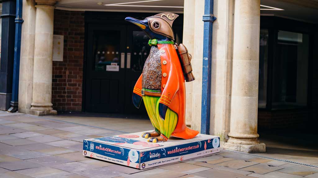 Photograph of a penguin sculpture
