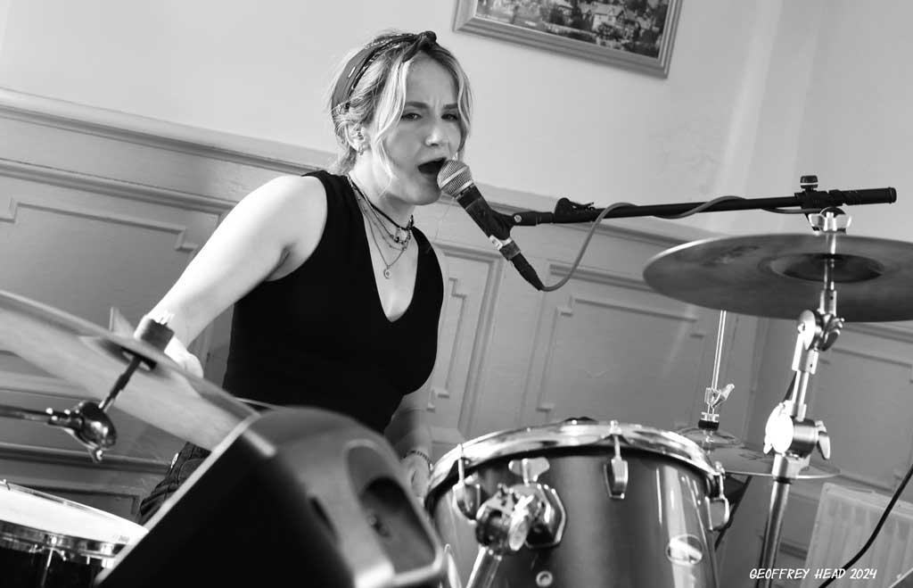 Photo of band Phwoar at The Unicorn Saturday