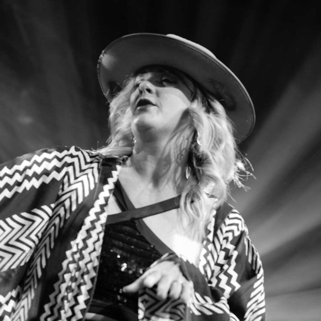 Photo of band Elles Bailey