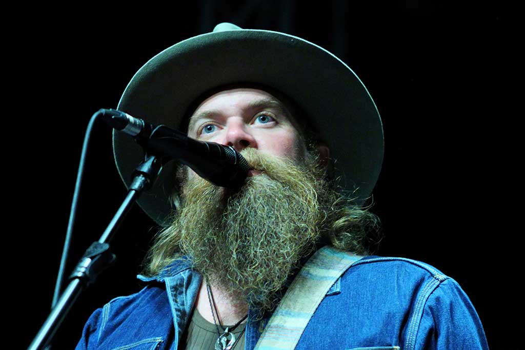 Photo of vocalist from Robert Jon and The Wreck