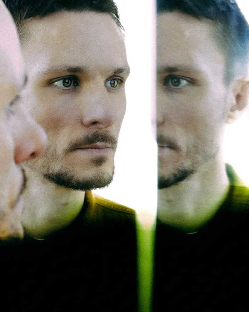 Photo of artist rhubiqs