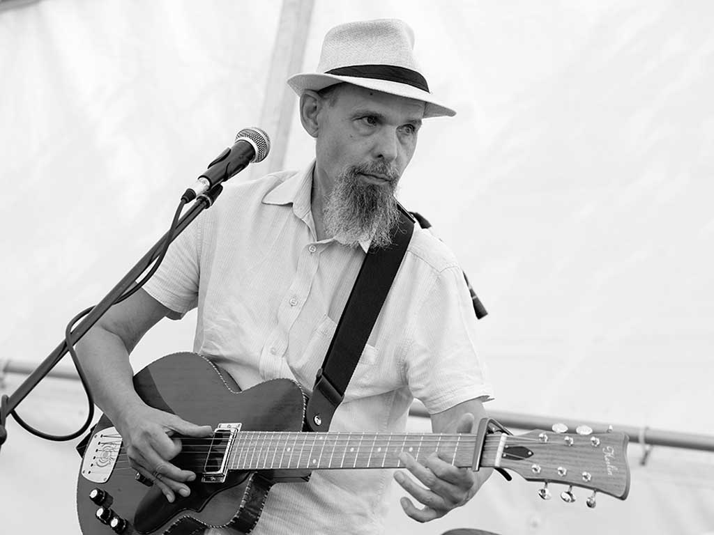 Photo of Mark Harrison
