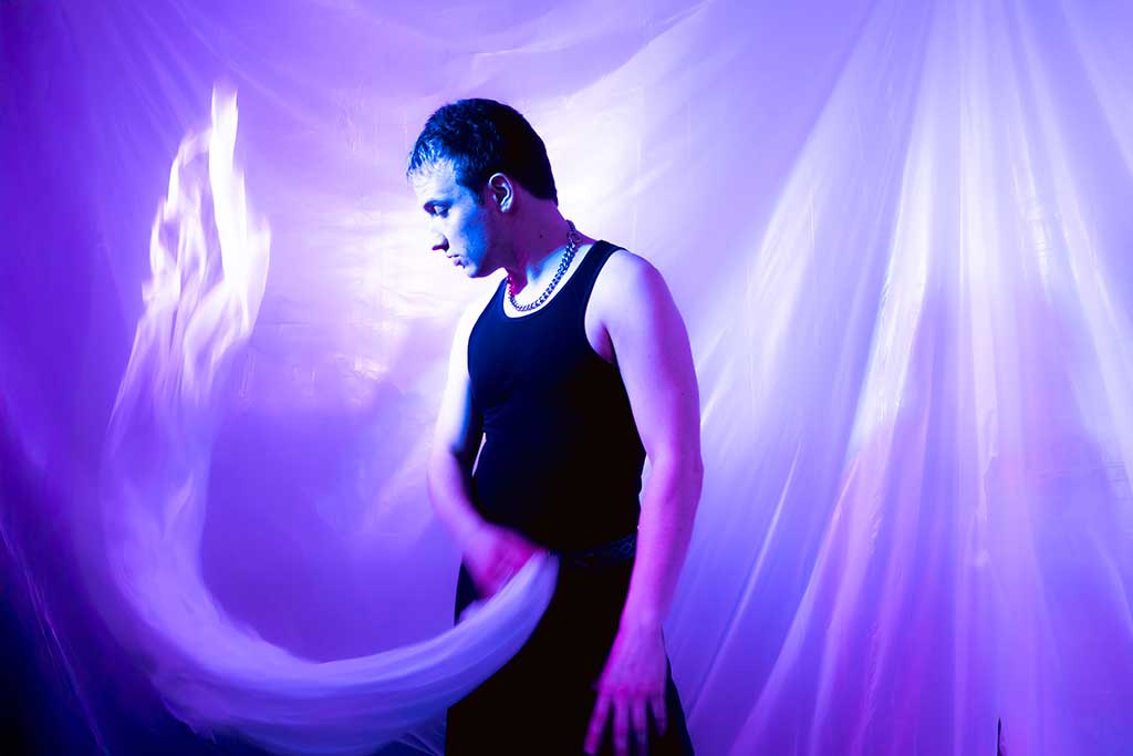 Photo of artist Mickey Nomimono