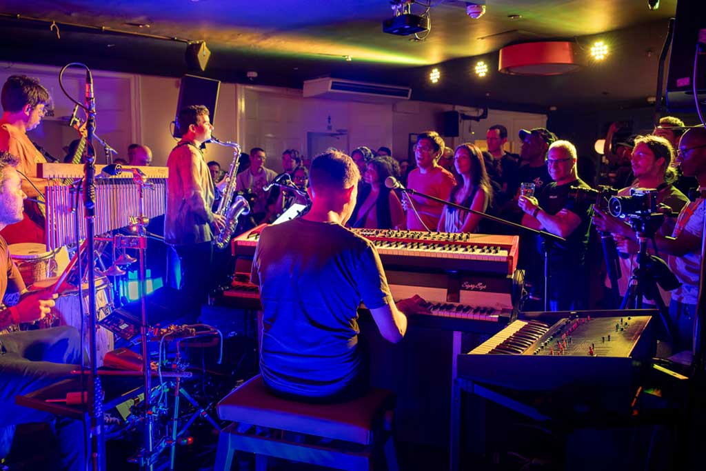 Photo of band Resolution 88