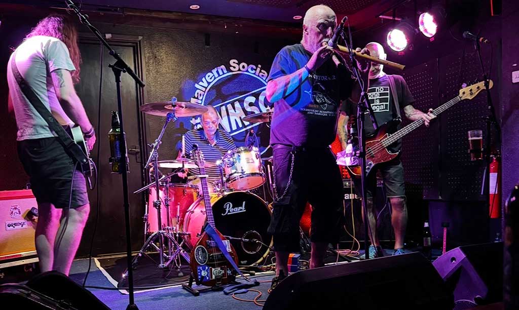 Photo of the band Barnstormer 1649 on stage