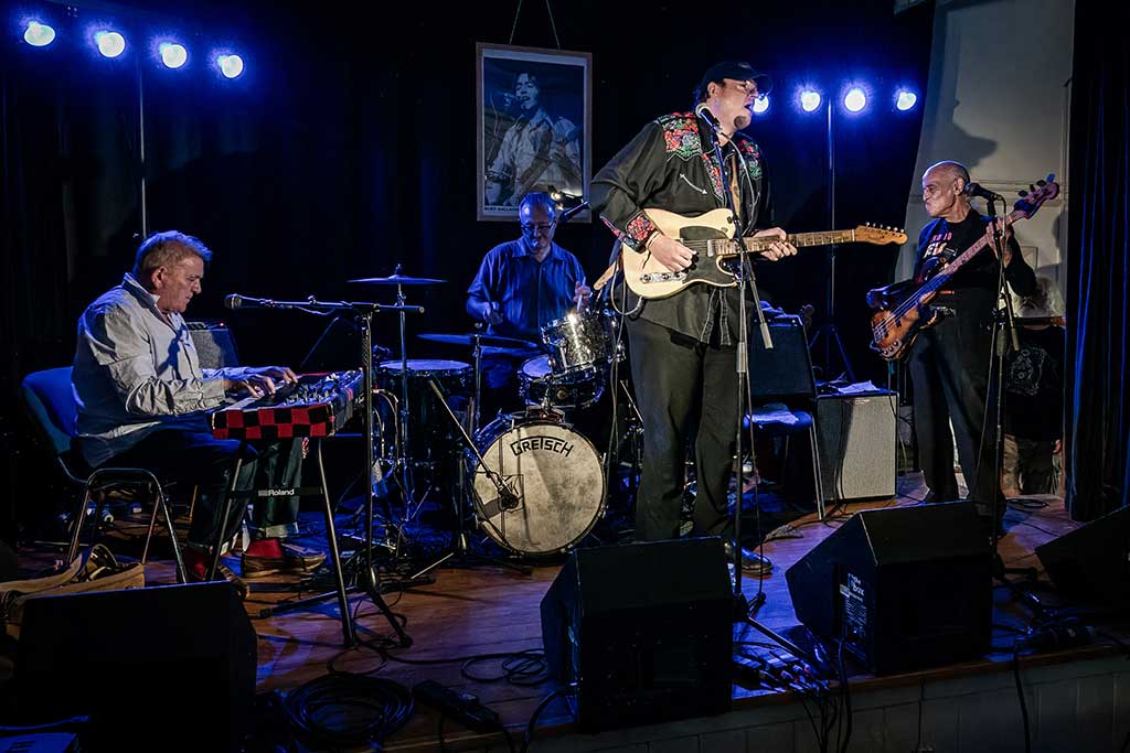 Photo of the James Oliver Band