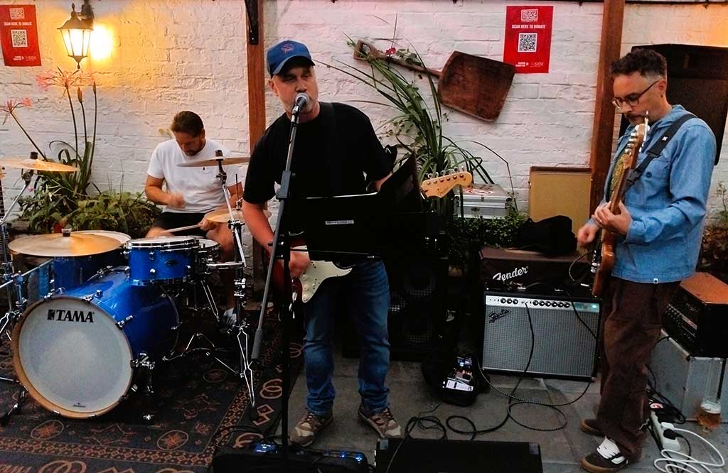Photo of band The Flames