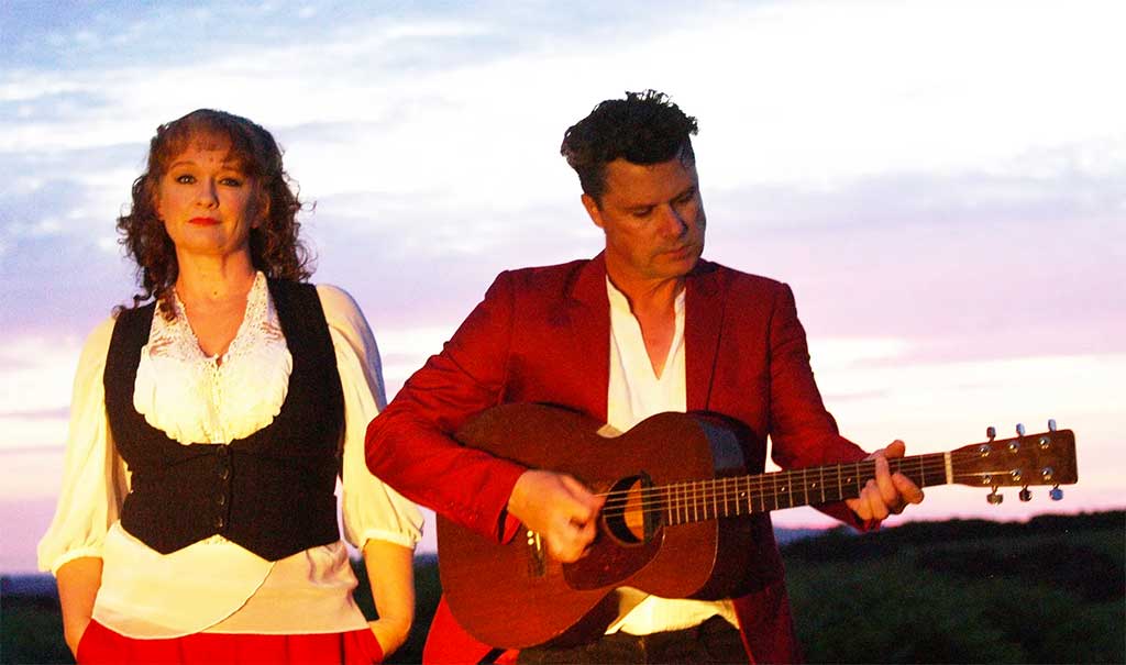 Photo of Kathryn Roberts & Sean Lakeman